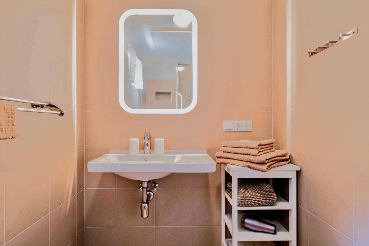 1Schoenes Ferienhaus Im Sonnigen Kaernten Döbriach Екстериор снимка